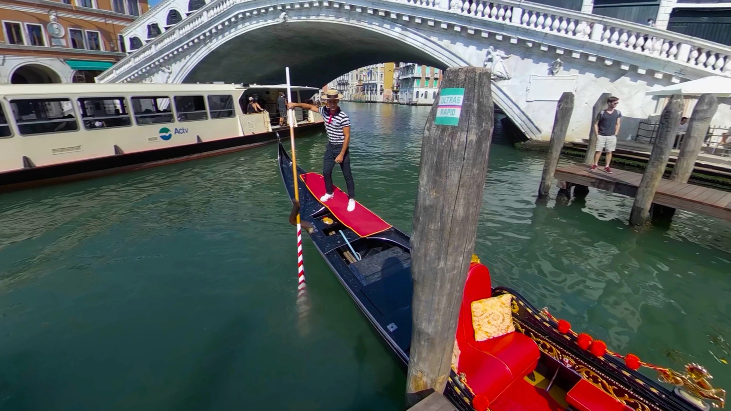 Travel VR - Venice - Boat Trip